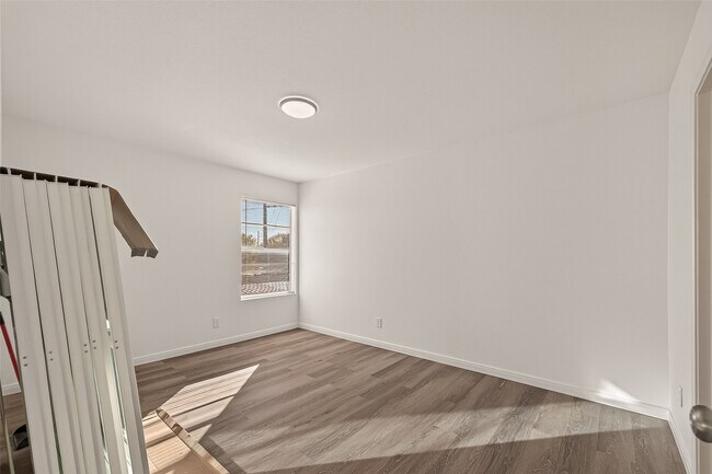 Building Photo - 5550 N Braeswood Blvd