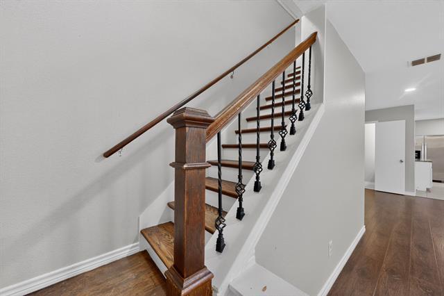Building Photo - 2216 Chestnut Dr