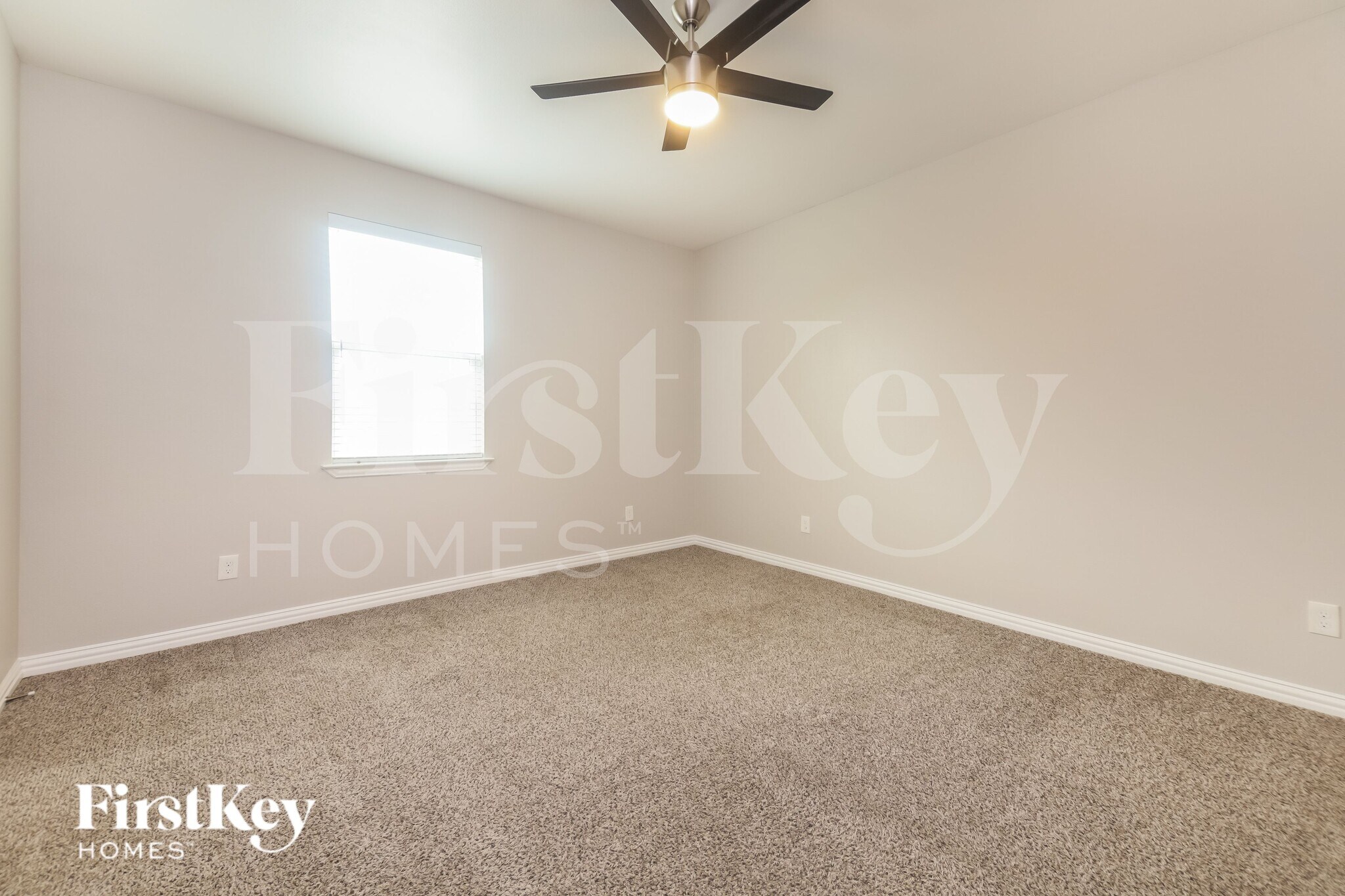 Building Photo - 4030 Vineyard Dr