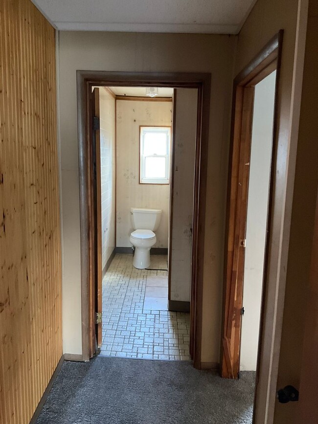 Building Photo - Charming 3-Bedroom 1 bath rental home in H...