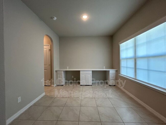 Building Photo - 7205 Tesoro Trl