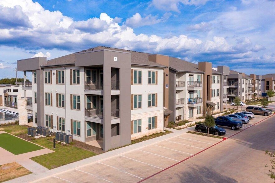 Building Photo - 665 North Bagdad Road, 05203