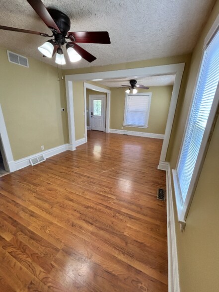 Building Photo - 645 Phillips St