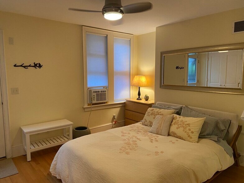 Building Photo - 89 Warren Ave