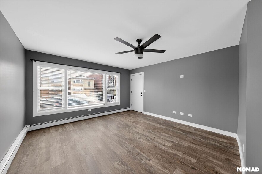 Building Photo - 7249 W Belmont Ave