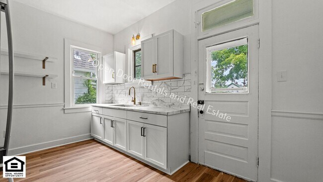 Building Photo - 1209 Rivermet Ave