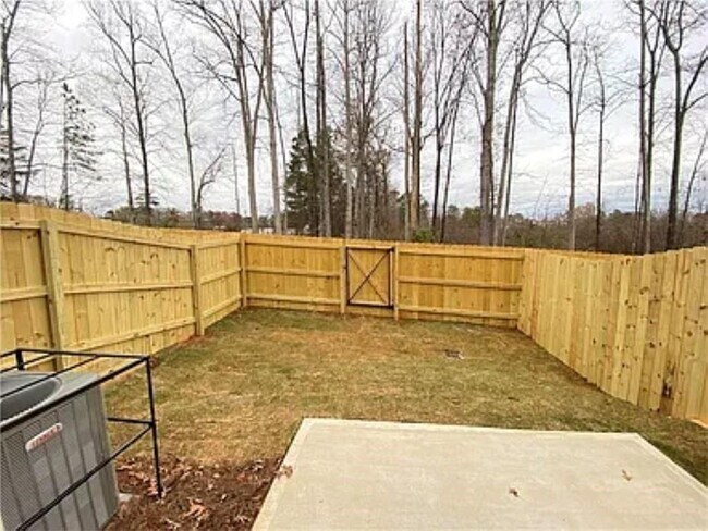Building Photo - 24 Garrison Dr