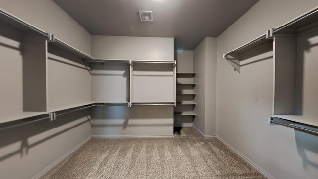 Building Photo - 16008 Mendoza Dr