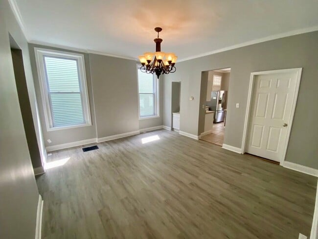 Building Photo - 6 Bed/2.5 Bath Mins. From UC $700/pp ($4,200/mo)!