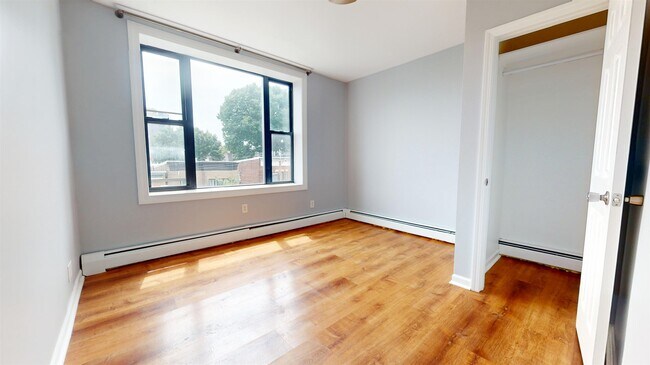 Building Photo - 14 65th St