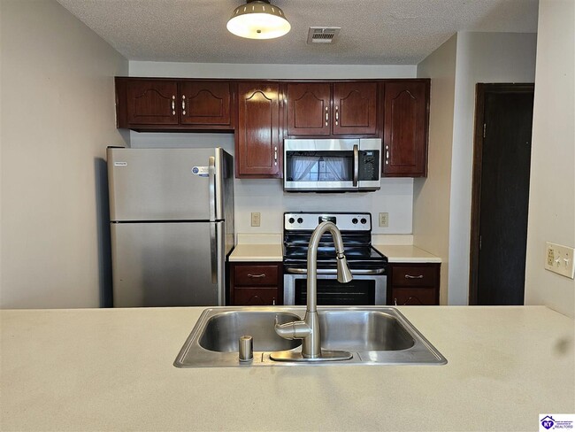 Building Photo - 508 Independence Ct