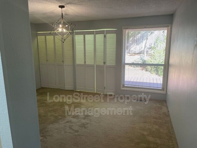 Building Photo - 5510 NW Innisbrook Pl