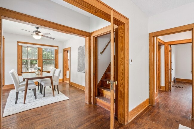 Building Photo - Cute 4 Bedroom 2 Bath Bungalow with a fenc...