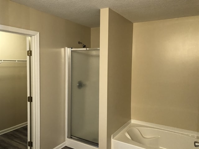 Building Photo - 3201 Ginny Lake Dr
