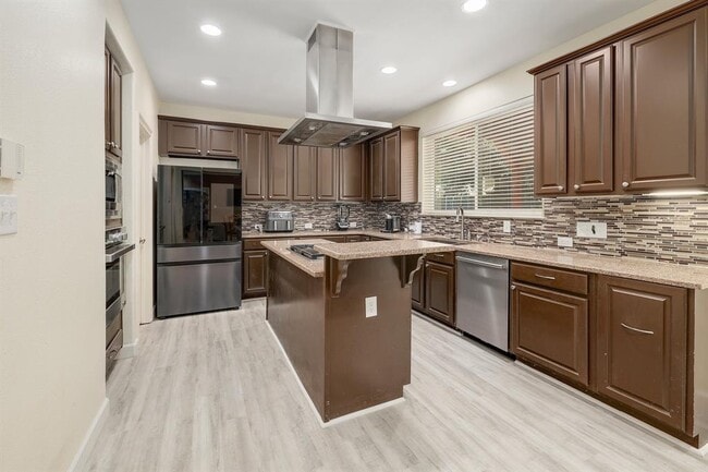Building Photo - 2129 Clear Lake Pl