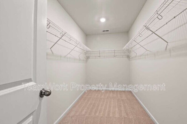 Building Photo - 126 Daniels Creek Cir