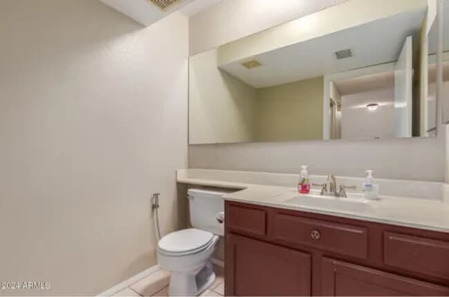 Building Photo - 3211 E Lavey Ln