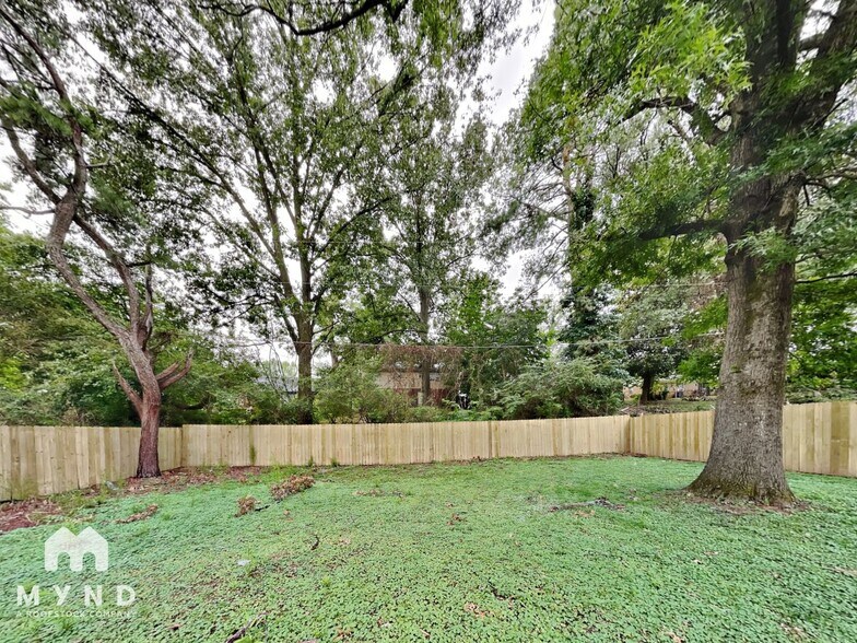 Building Photo - 4185 Yale Rd