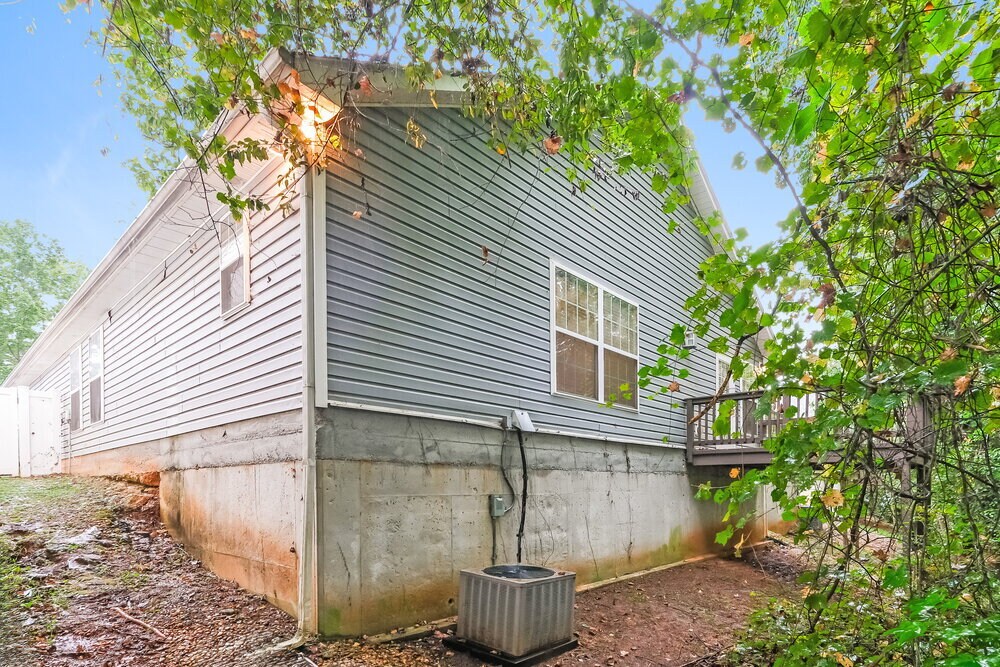 Building Photo - 79 Topaz Dr