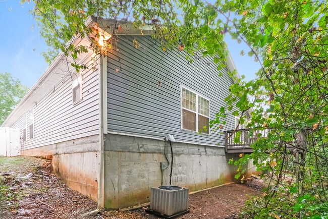 Building Photo - 79 Topaz Dr