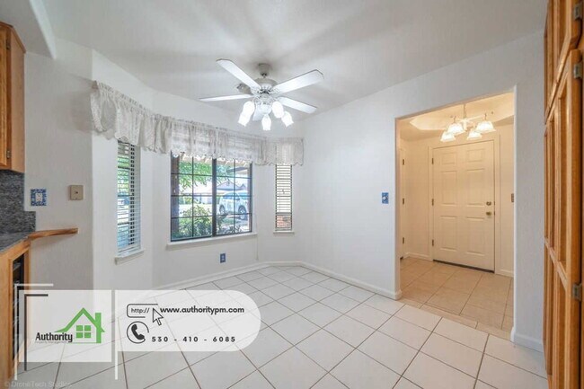 Building Photo - 2832 Howard Dr