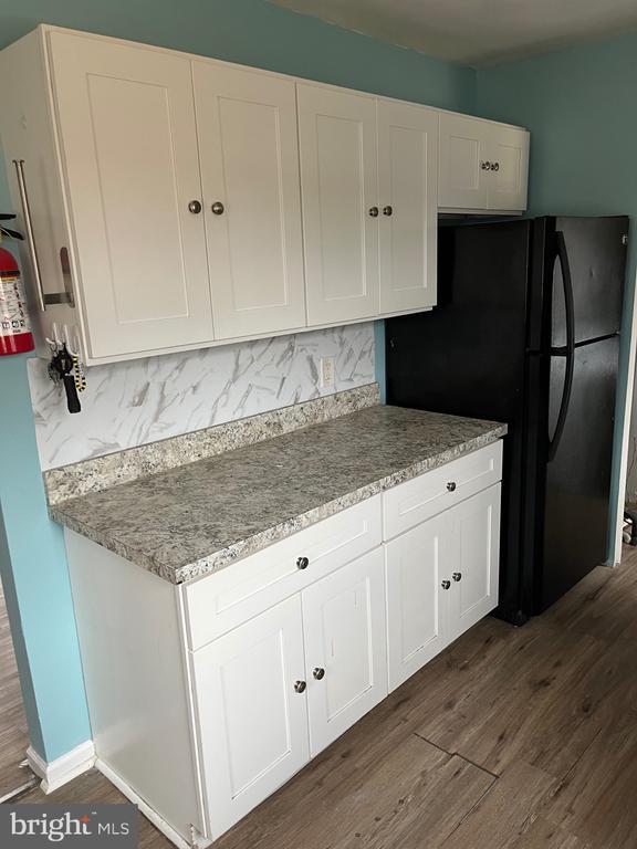 Building Photo - 110 E Colton Ln