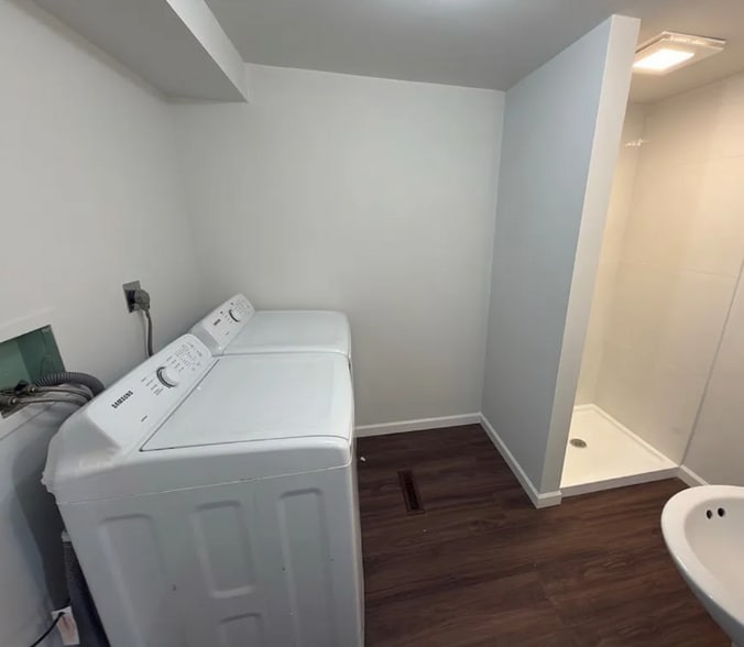 Building Photo - 9 W 9th St