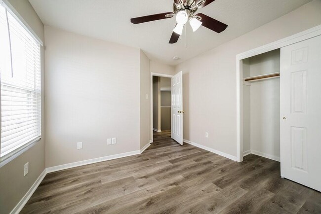 Building Photo - 20902 Fox Trot Ct