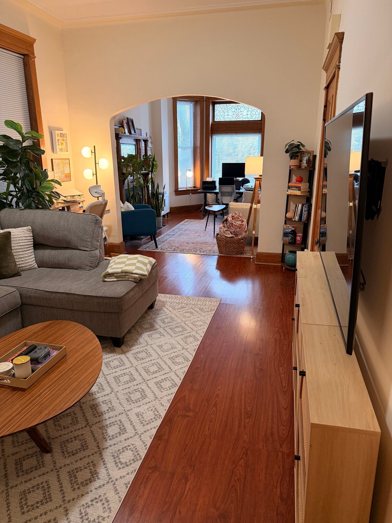 Building Photo - 1037 N Damen Ave