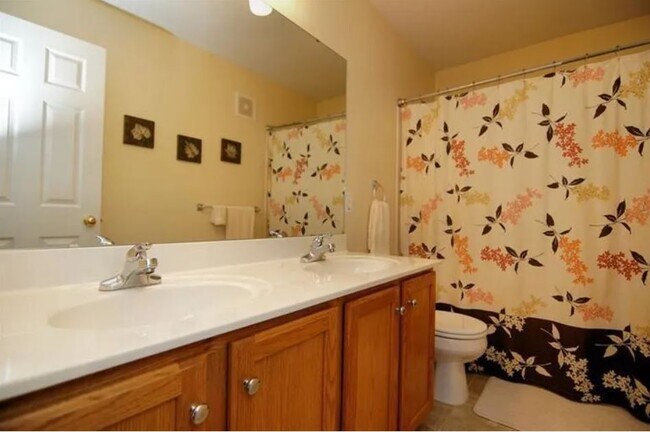 Building Photo - 3699 Springside Dr