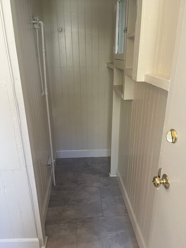 Building Photo - Newly Remodeled 2 Bedroom in Lower Pacific Heights. Washer/Dryer. Open House Sat/Sun 12-1 PM*