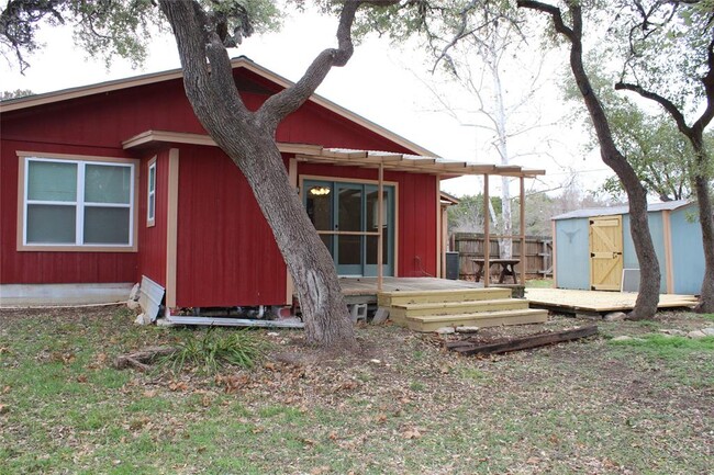 Building Photo - 200 Cedar Hollow