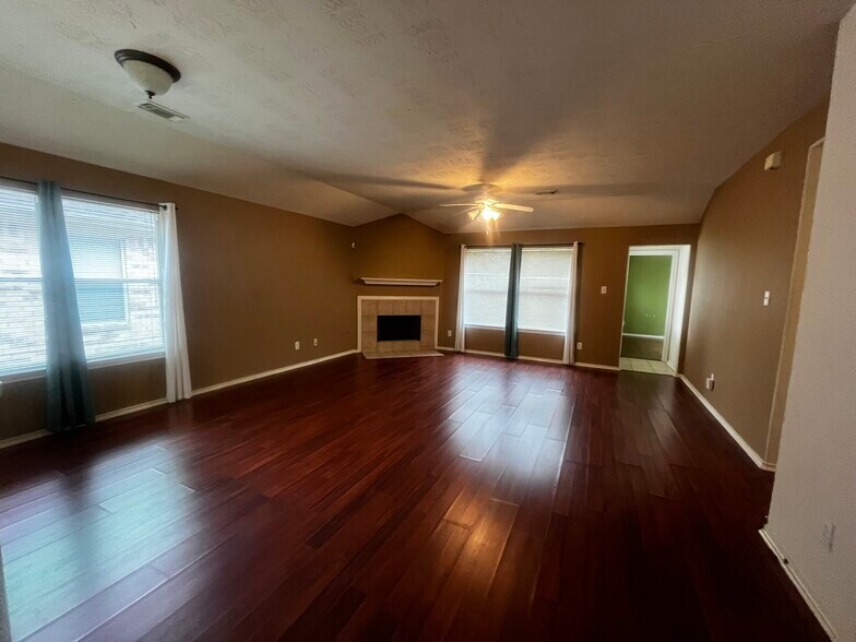 Building Photo - 5508 Lilywood Ln