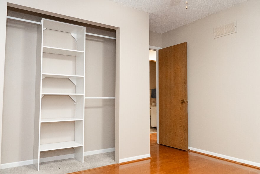 Building Photo - 4586 Debbie Ln