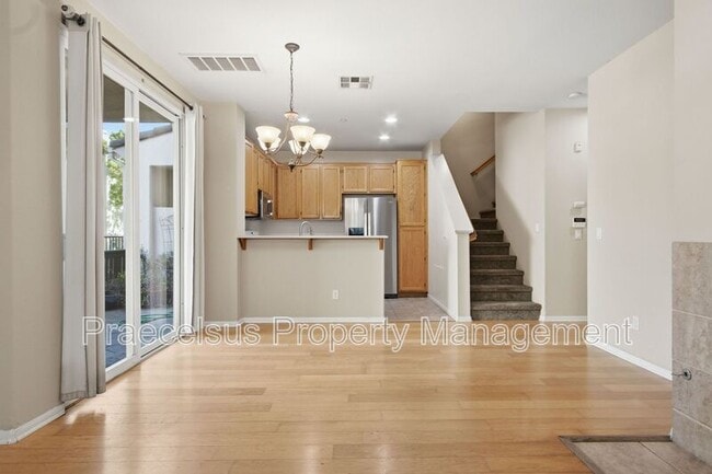 Building Photo - 1293 Fools Gold Wy