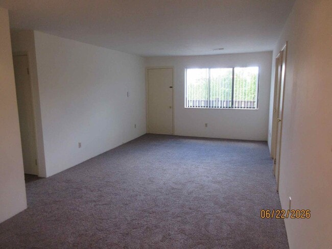 Building Photo - Upper 2 bedroom plus den in Germantown