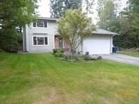 Building Photo - Beautiful 2 Story 3 Bed 2.5 Bath