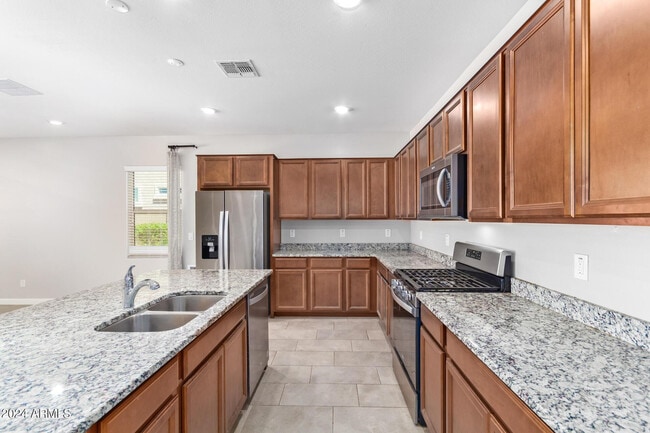 Building Photo - 9746 E Tumbleweed Ave