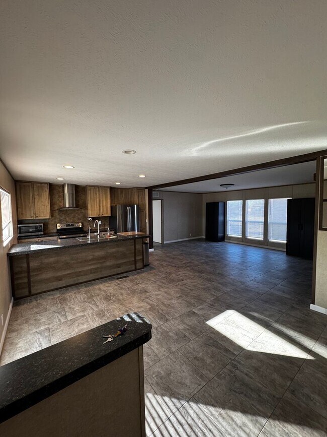 Building Photo - Spacious Four Bedroom Home - Pet Friendly and Horses Allowed!