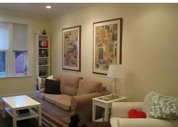 Building Photo - 46 Park Vale Ave