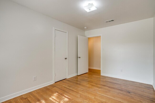 Building Photo - 3647 Washburn Ave