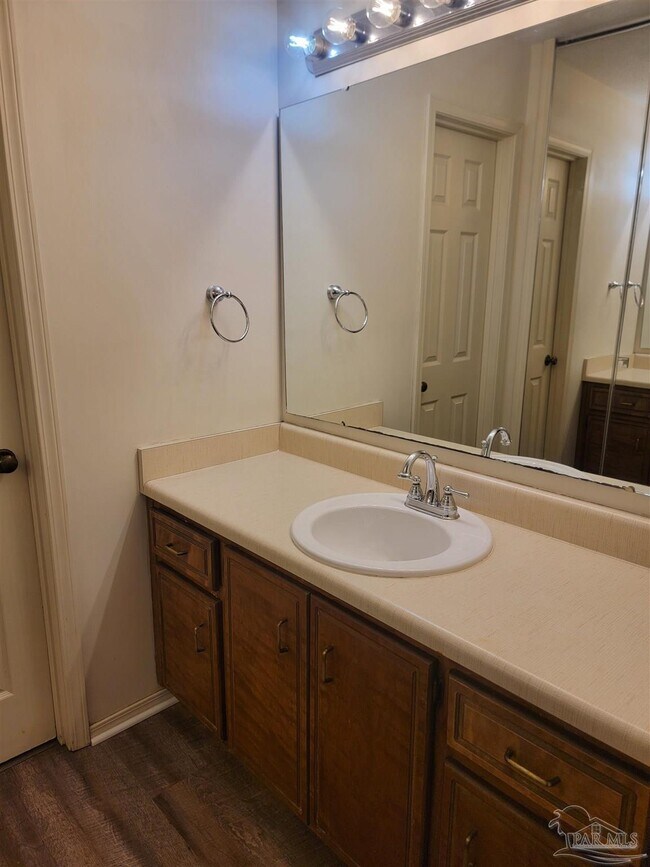 Building Photo - 8146 Treetop Ln