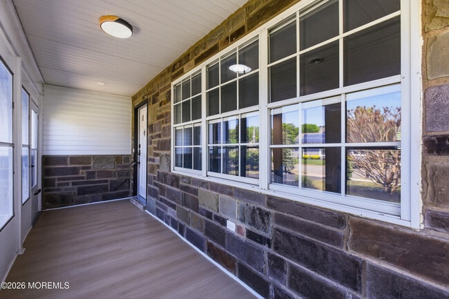 Building Photo - 2 Leighton Ln