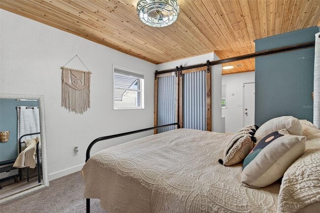 Building Photo - 2444 34th Ave N