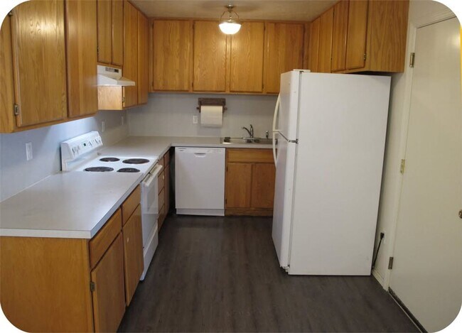 Building Photo - **Winter Special** 2 bed 1 bath duplex