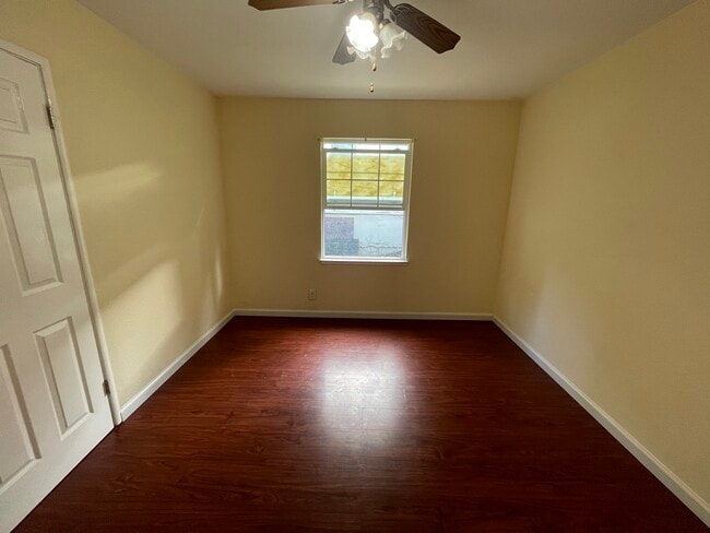 Building Photo - 1939 Hill Ave