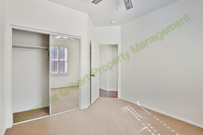 Building Photo - Charming Gilbert Home in The Gardens Community!