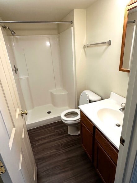 Building Photo - 1409 Varsity Ln