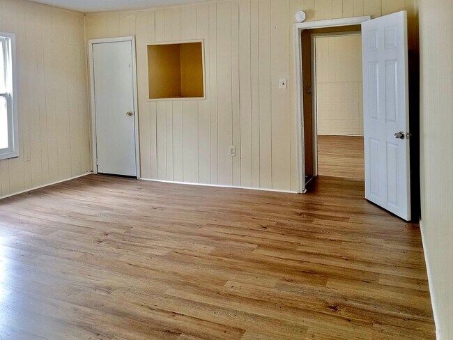 Building Photo - 26-28 E Pine St.