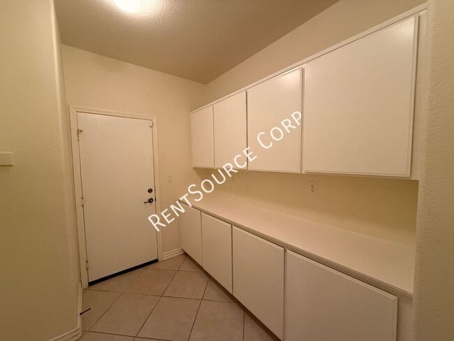 Building Photo - 3714 Pondera St